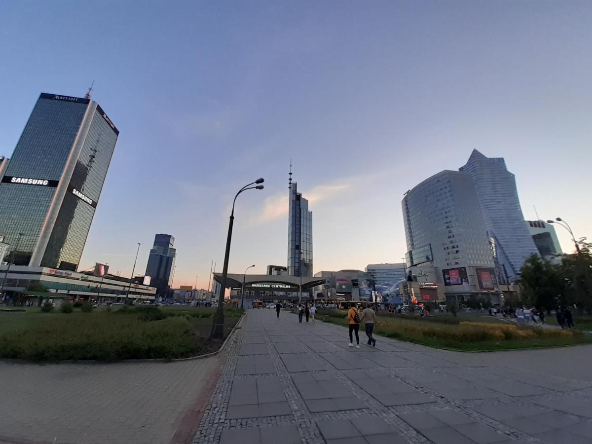 شقة Centrum Zlote Tarasy Metro Rondo Onz Balkon وارسو المظهر الخارجي الصورة